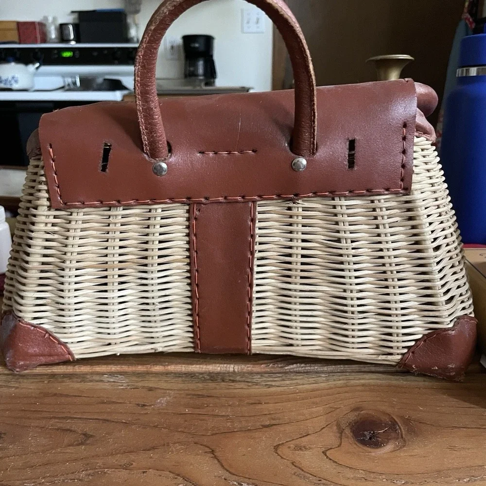Vtg Wicker and Leather Creel Basket W/Pouch Made in British Hong Kong